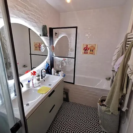 Flat With 3 Bedrooms 90 M2 Balcony And Parking, Subway Station Riquet Appartamento *